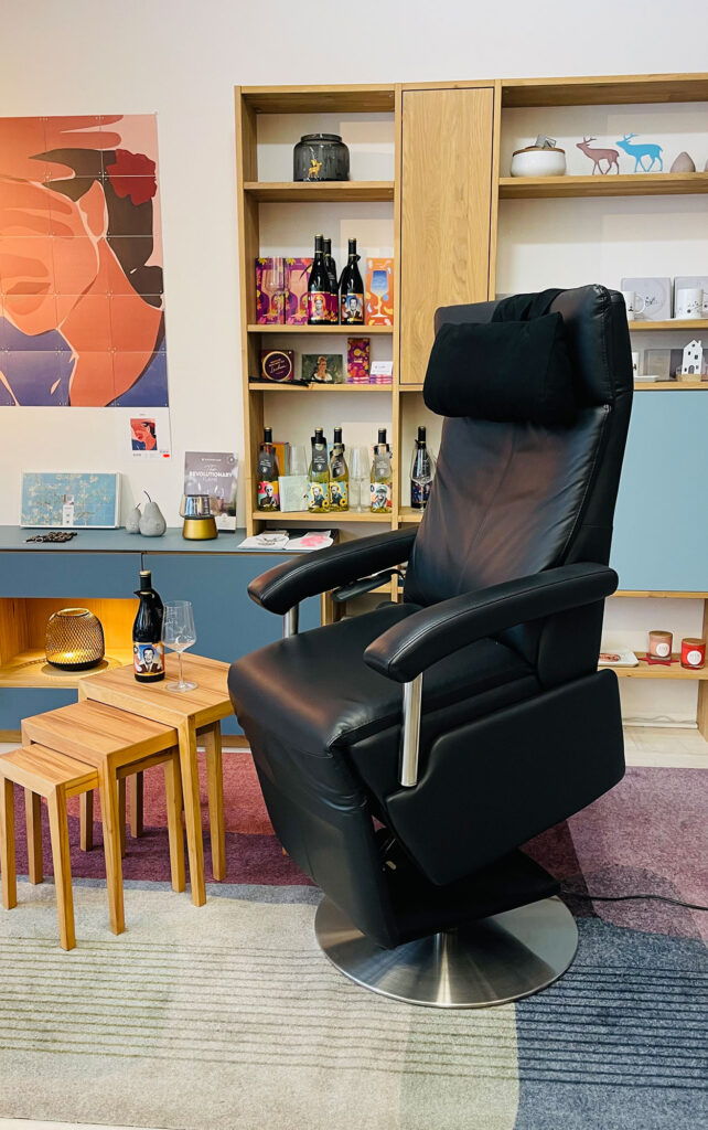 Fitform Sessel mit Aufstehhilfe bei Riemenschneider Wiesbaden