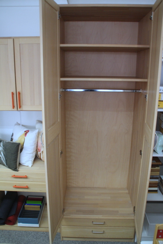 Kleiderschrank