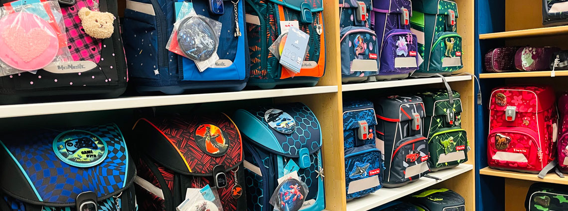 Schulrucksäcke Patches und Anhänger 2025 / 2026 bei Riemenschneider Wiesbaden