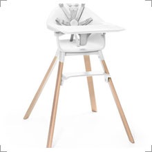 Der Stokke® Clikk™ Hochstuhl jetzt bei Riemenschneider Wiesbaden
